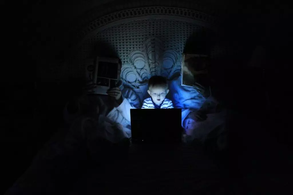 Devices at bedtime